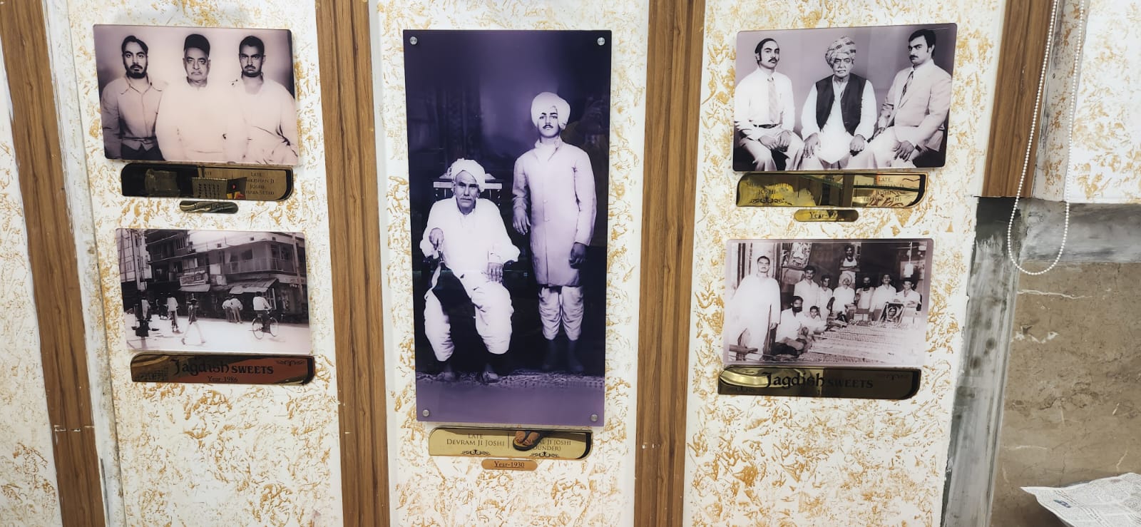 Heritage wall of the Joshi family at Jagdish Sweets